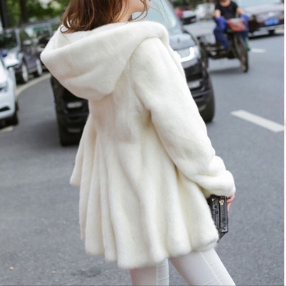 Fux fur coat, brand new never worn